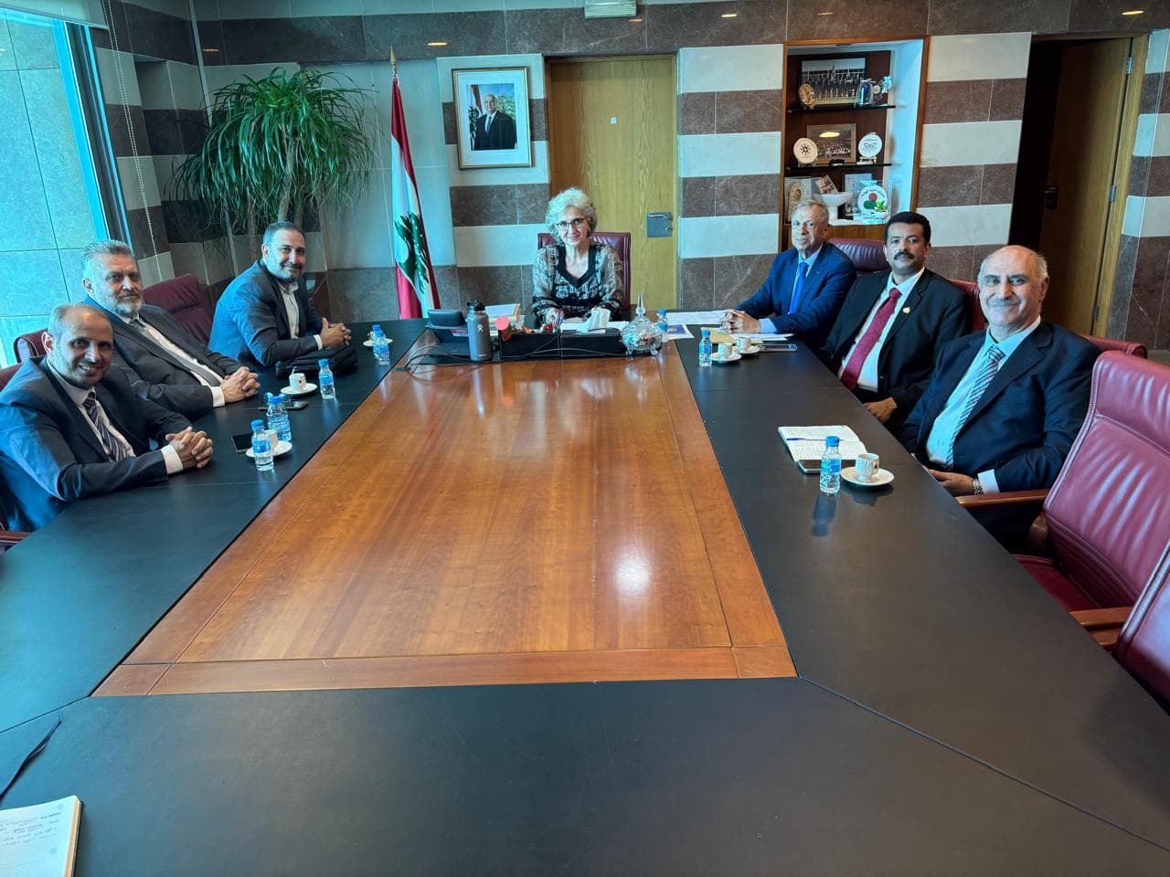 النائب عدنان طرابلسي رئيس الجامعة العالمية ووفد من الجامعة العالمية و المكتب التربوي المشاريعي يزورون وزيرة التربية